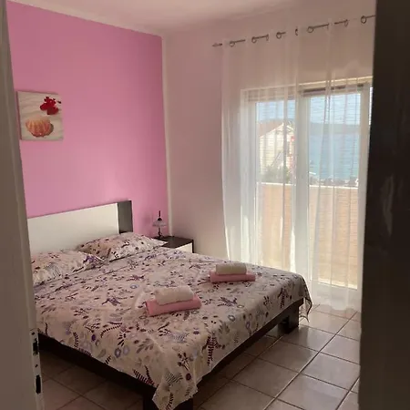 公寓 Apartman Megi *