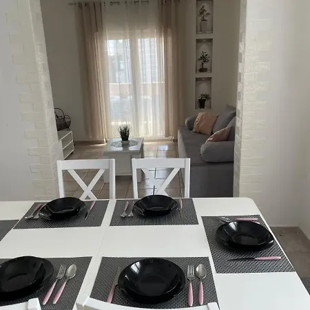 Apartman Megi * 罗戈兹尼察