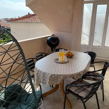 Apartman Megi * 罗戈兹尼察