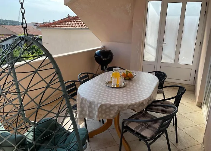 Apartman Megi * 로고즈니차